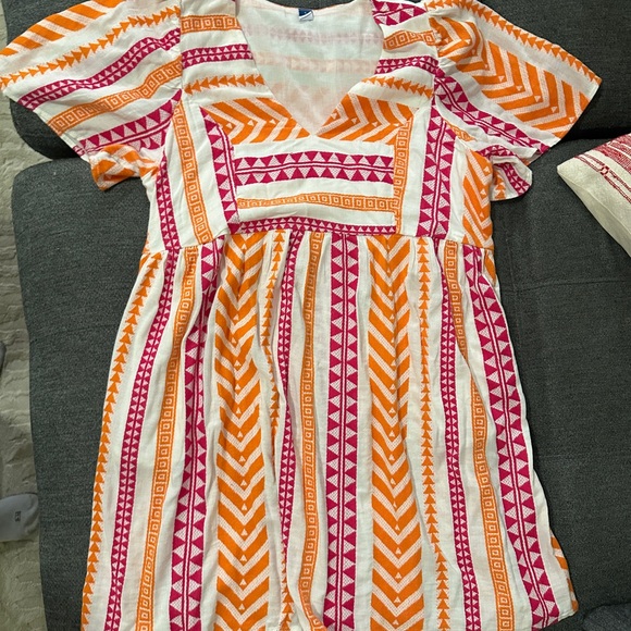 Old Navy Dresses & Skirts - Old Navy Pink and Orange Patterned Dress